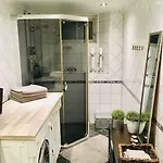 Vakker, Svaert Sentral Med 3 Soverom Осло