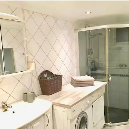 Apartment Vakker, Svaert Sentral Med 3 Soverom