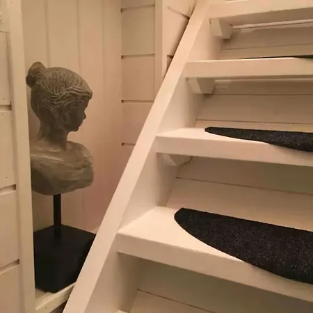 Vakker, Svaert Sentral Med 3 Soverom 아파트