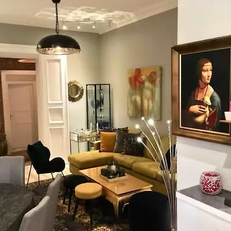 Apartment Vakker, Svaert Sentral Med 3 Soverom