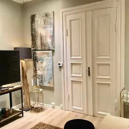 Apartment Vakker, Svaert Sentral Med 3 Soverom *