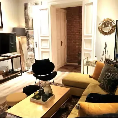 Vakker, Svaert Sentral Med 3 Soverom * Oslo