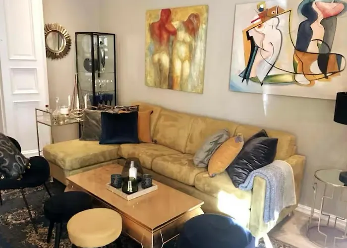 Vakker, Svaert Sentral Med 3 Soverom Апартаменты *